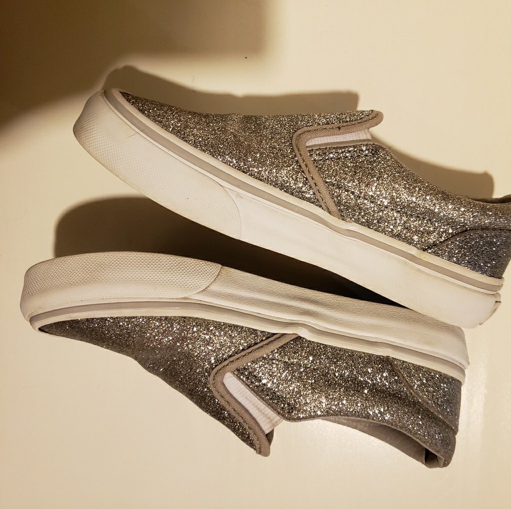 Vans - Picture 3 of 4